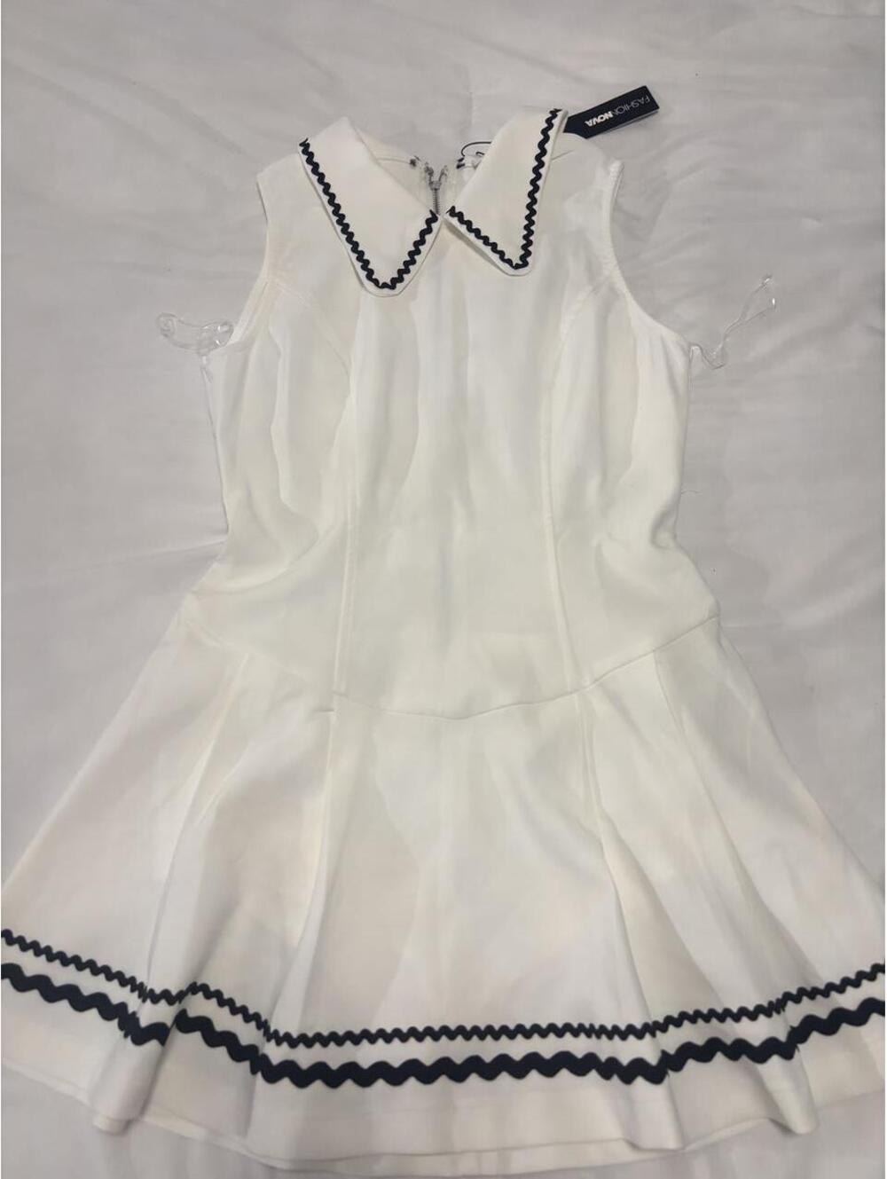 Fashion Nova White and navy pleated dress